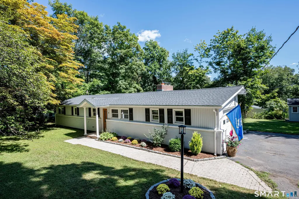 9 Old Hickory Hill Lane, Branford