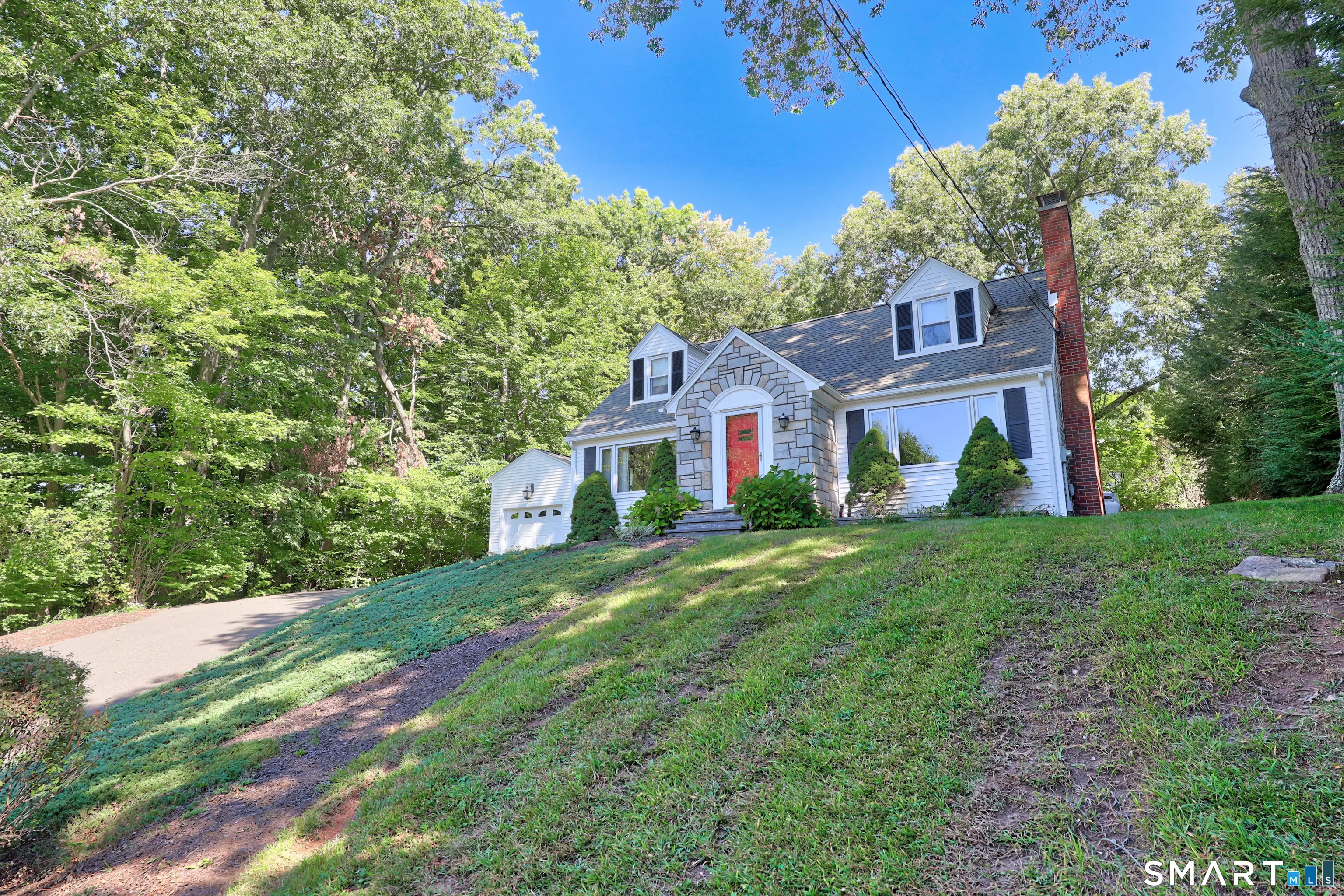 24 Bracewood Road, Waterbury
