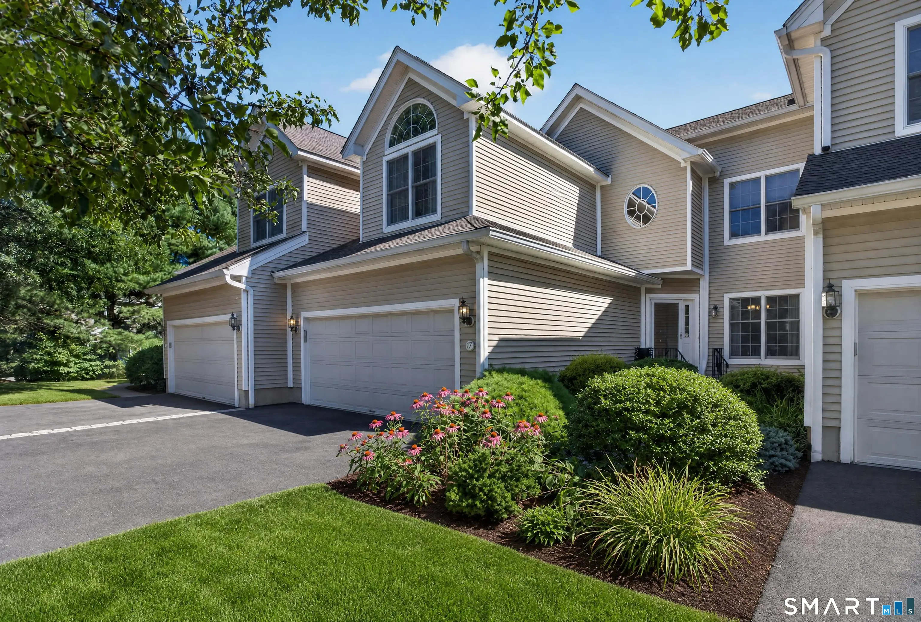 17 Regency Circle, Trumbull