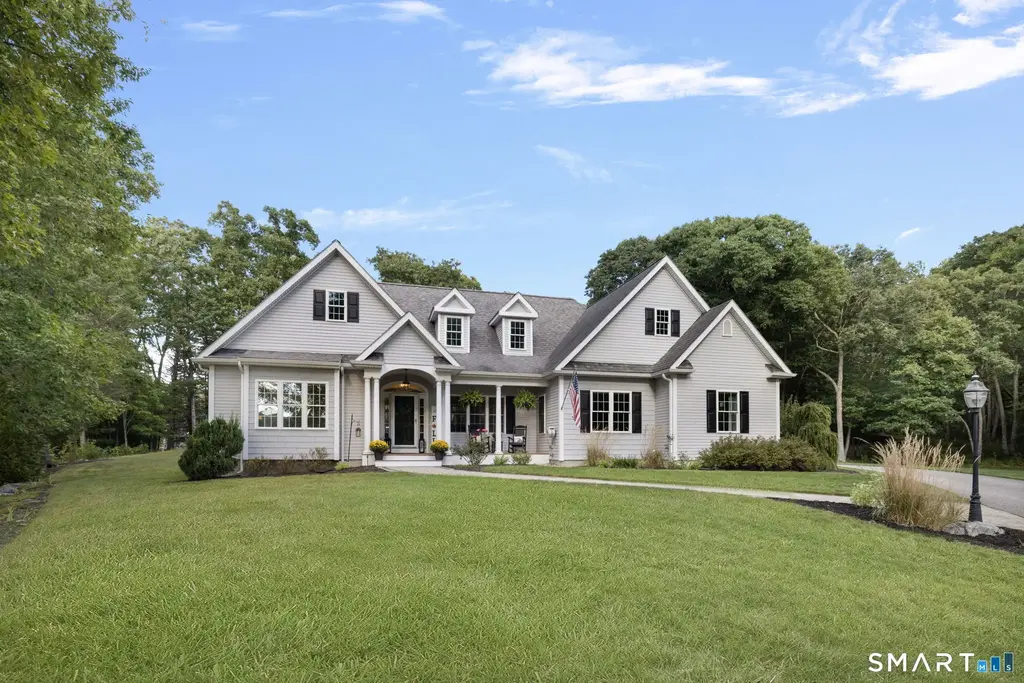 15 Brookside Landing, Putnam
