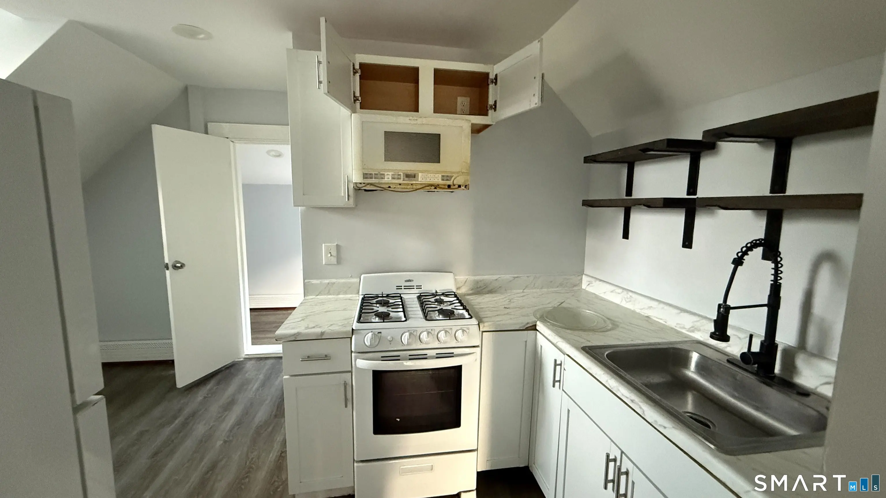 100 Horace Street 3rd, Bridgeport