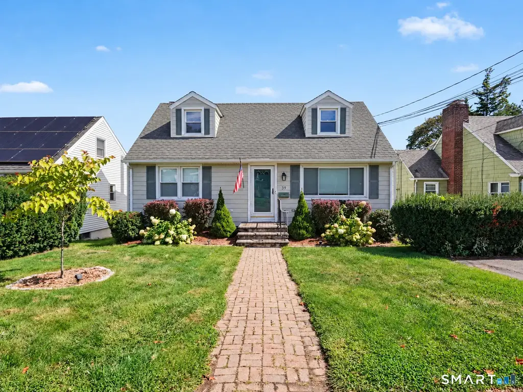 39 Walter Avenue, Norwalk