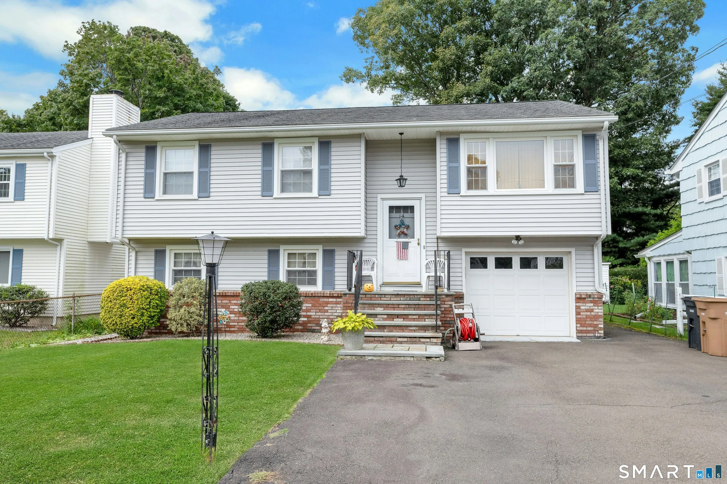 14 Hilltop Avenue, Stamford