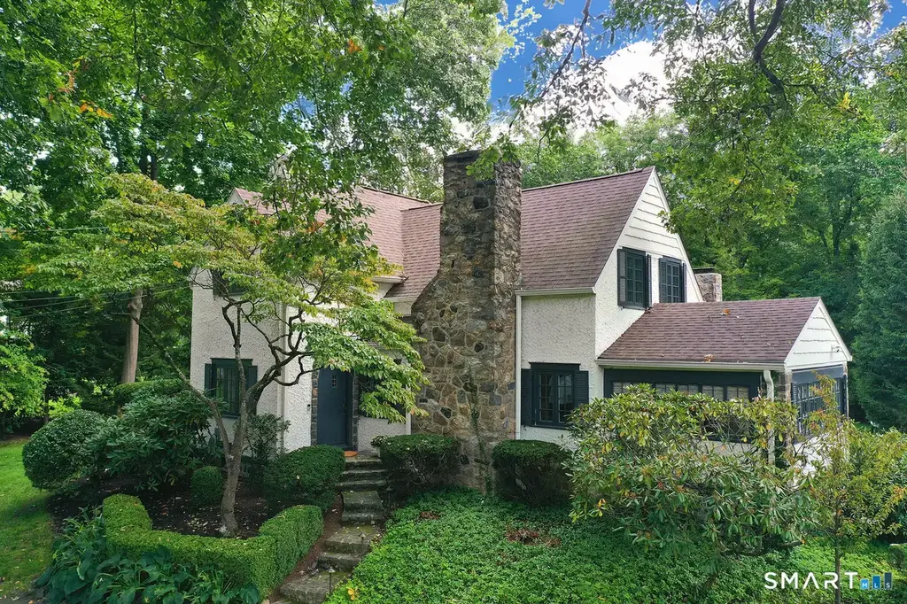 30 Birch Road, Darien