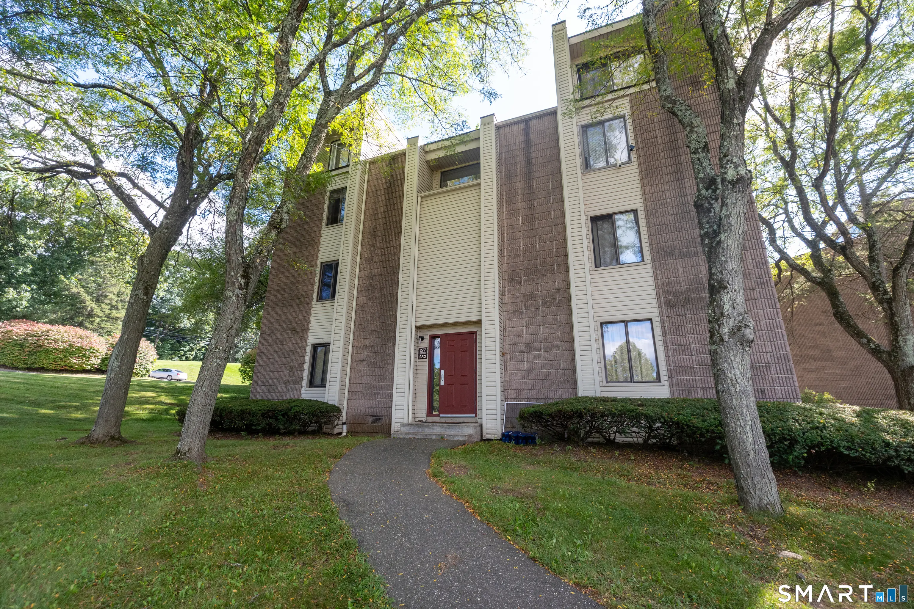 281 Burgundy Hill Lane 281, Middletown