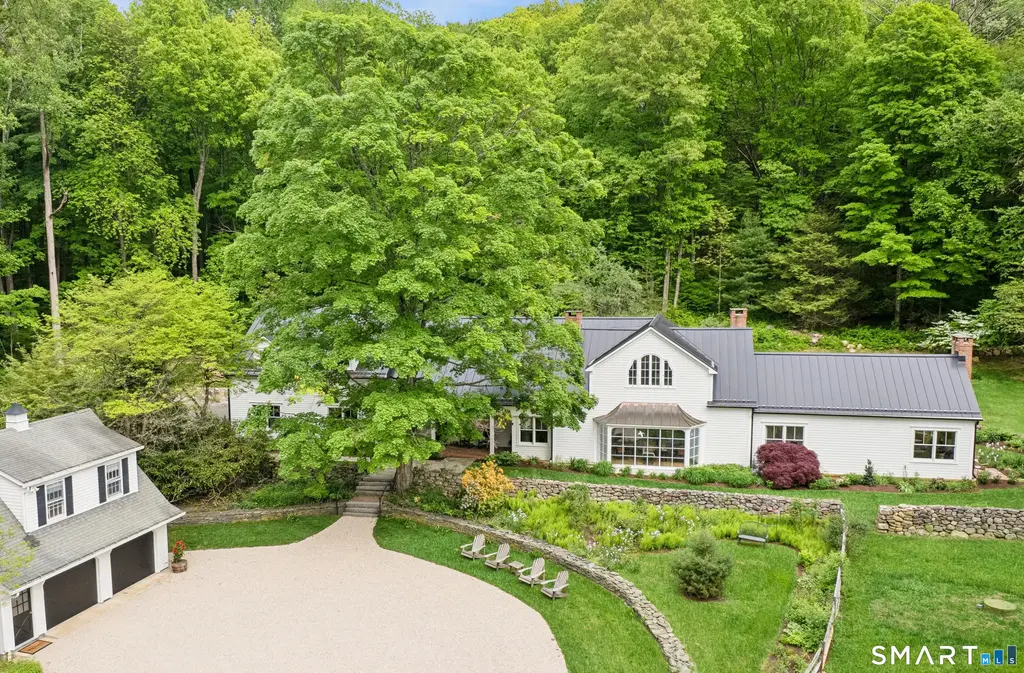 110 Chestnut Land Road, New Milford