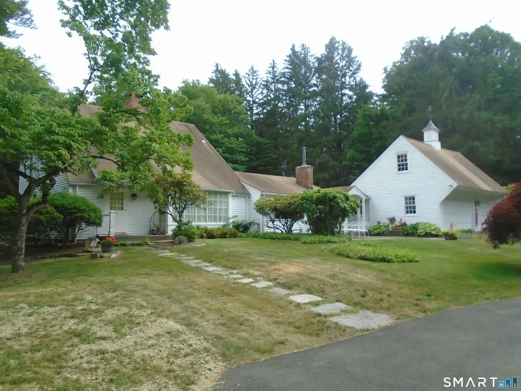 53 Umpawaug Road, Redding