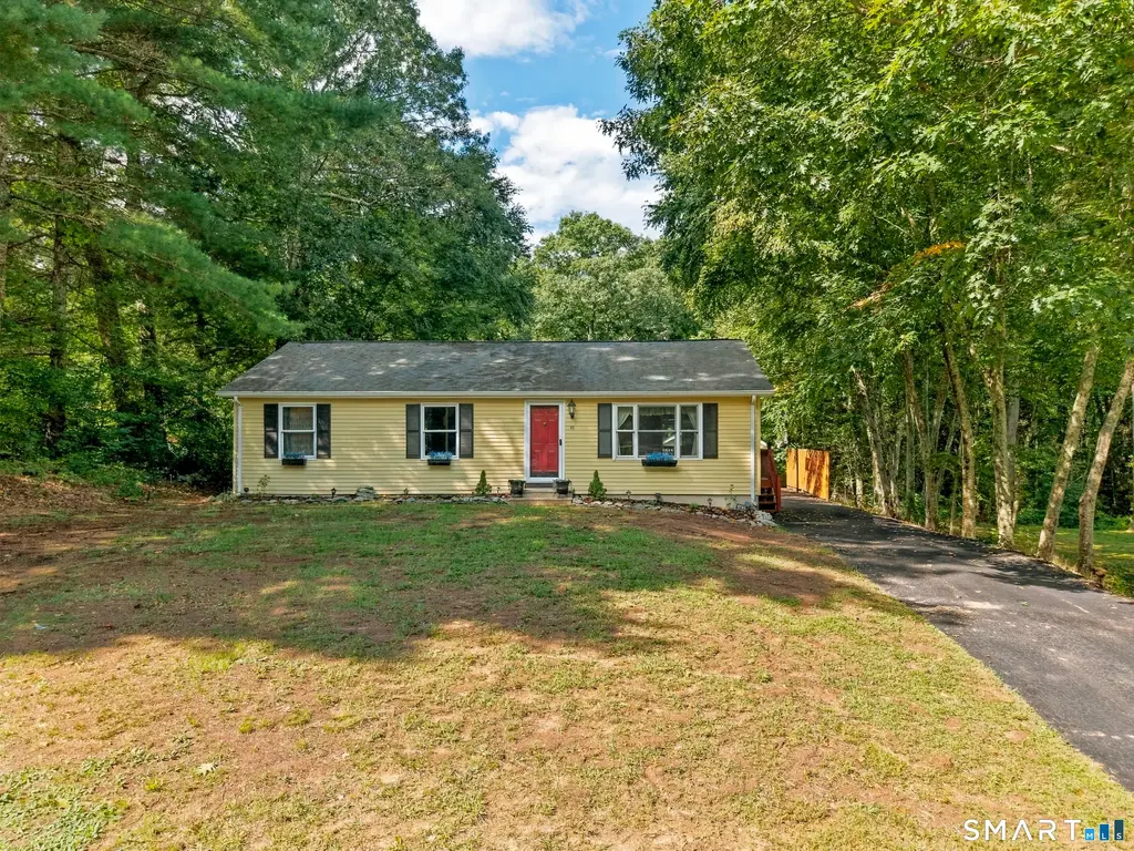 43 Valley Drive, Voluntown