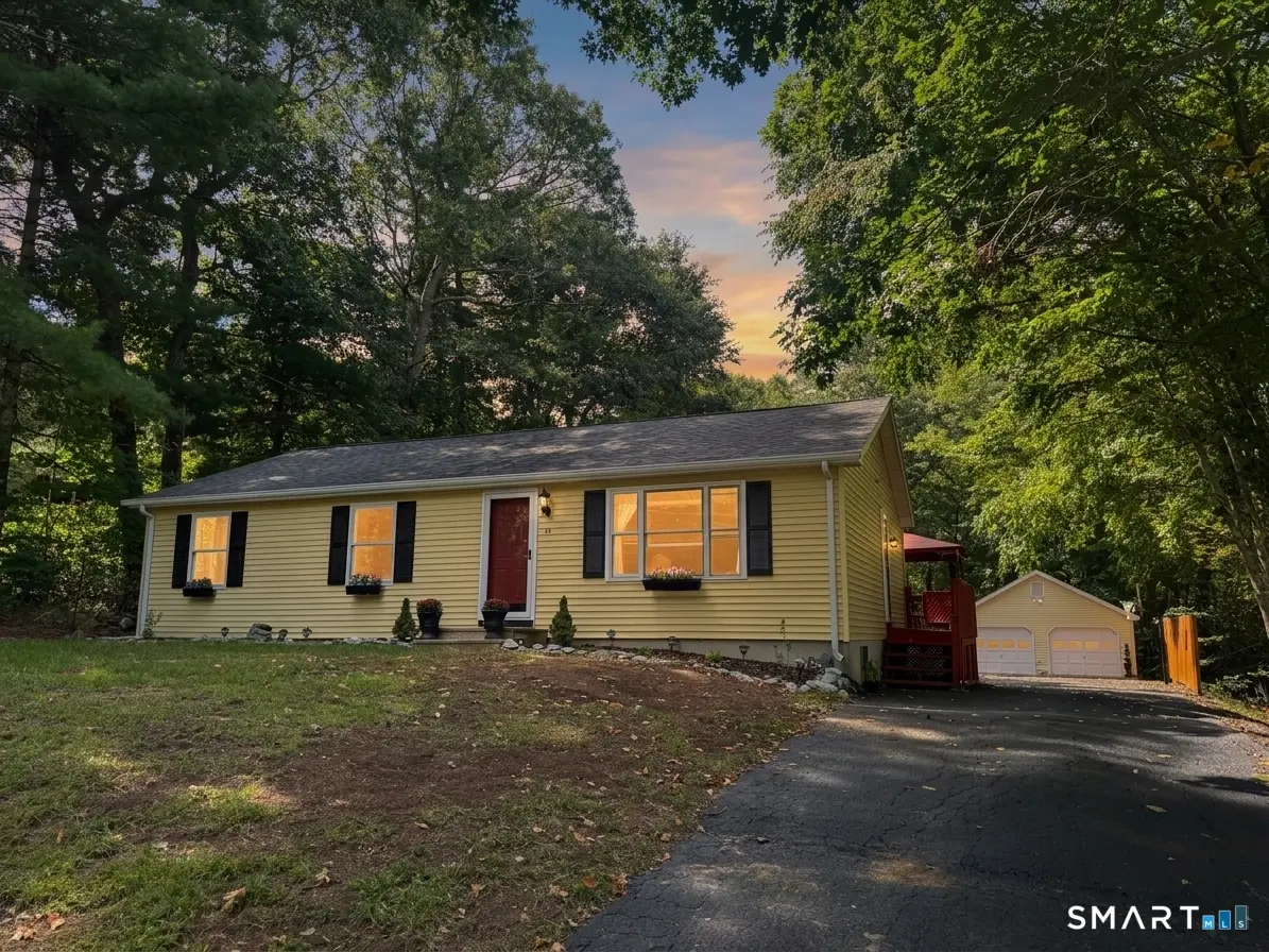 43 Valley Drive, Voluntown