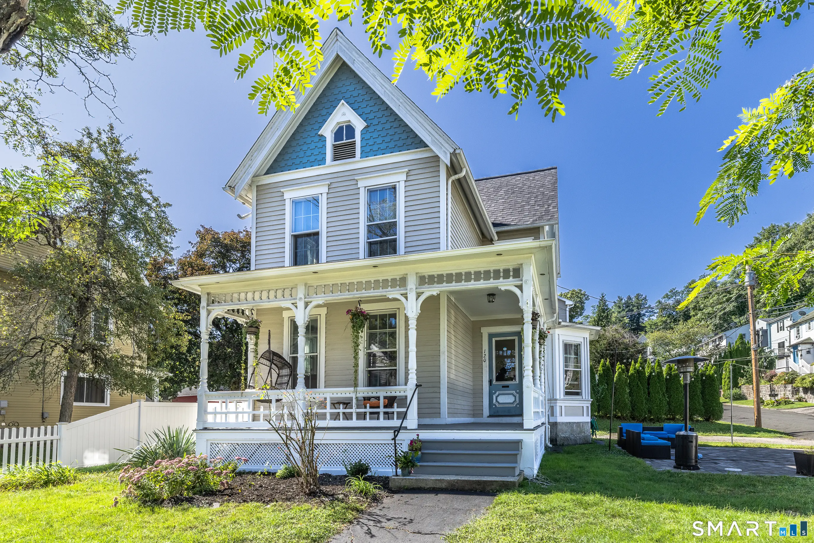 120 Howe Avenue, Shelton