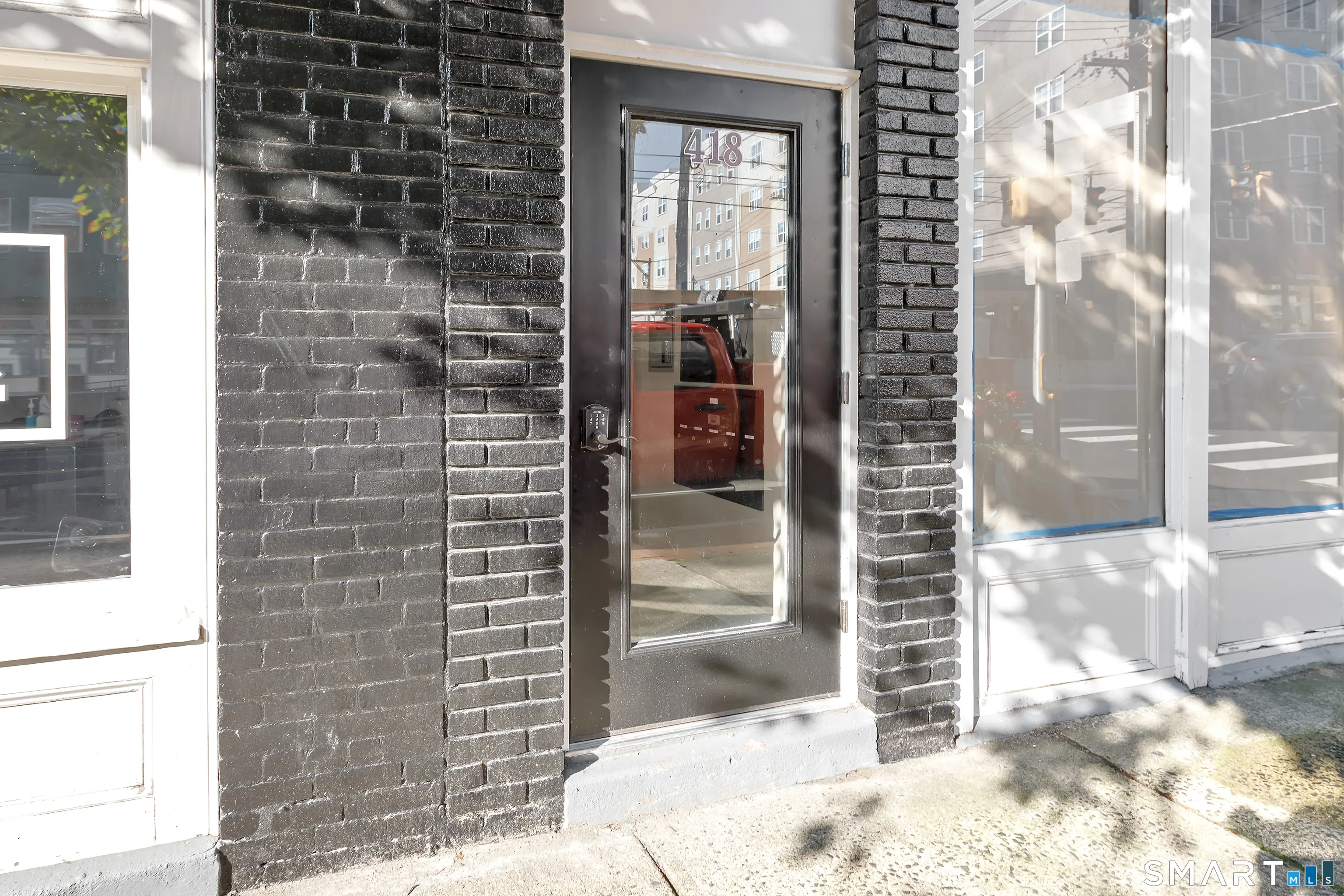 418 Howe Avenue E, Shelton