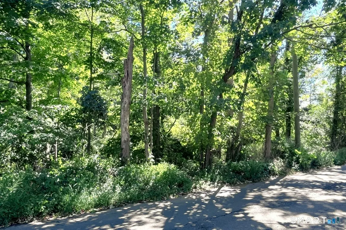 189 Hillfield Road, Hamden