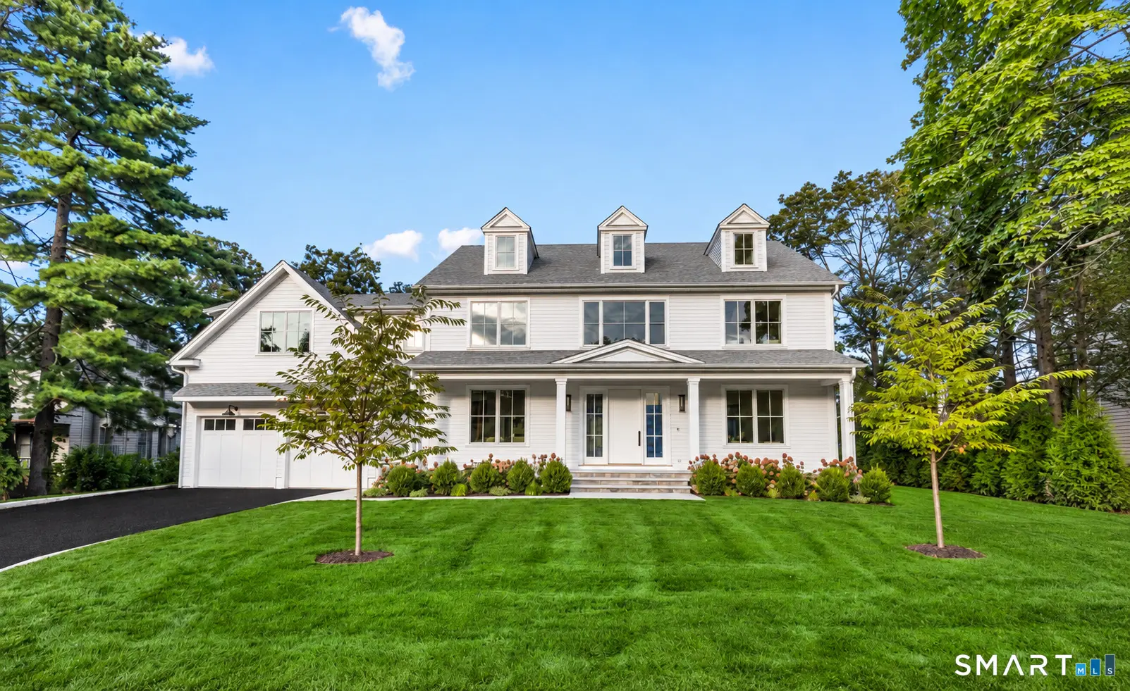 24 Oak Grove Place, New Canaan