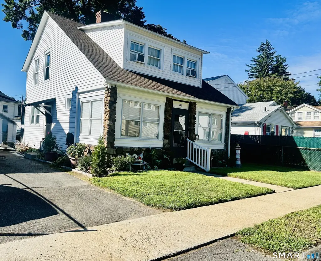 85 Brookline Avenue, Bloomfield