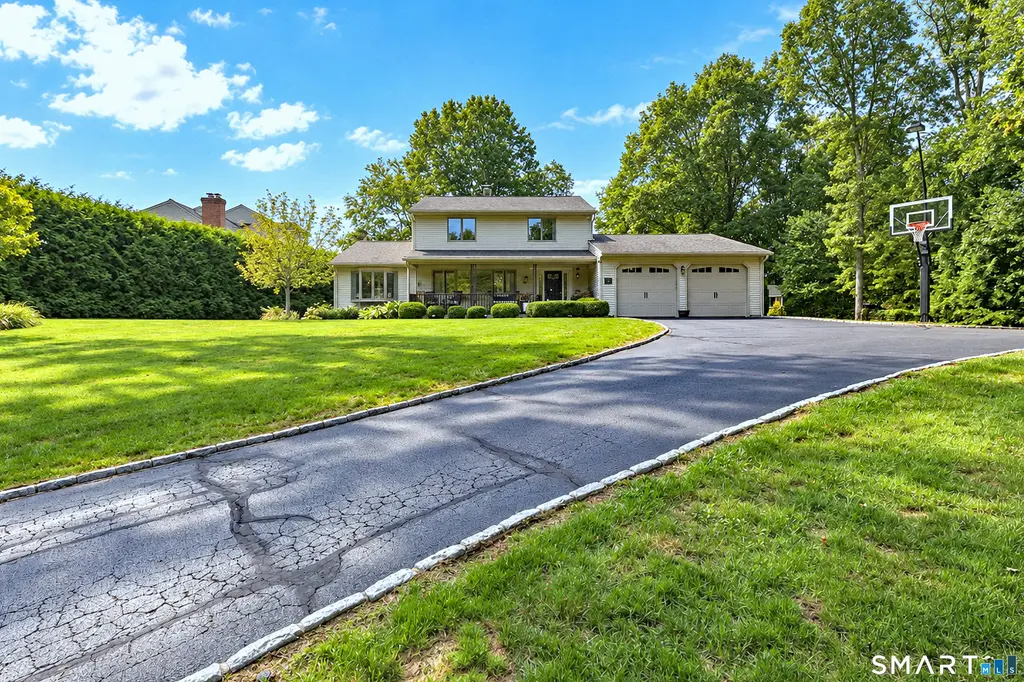 157 Porters Hill Road, Trumbull