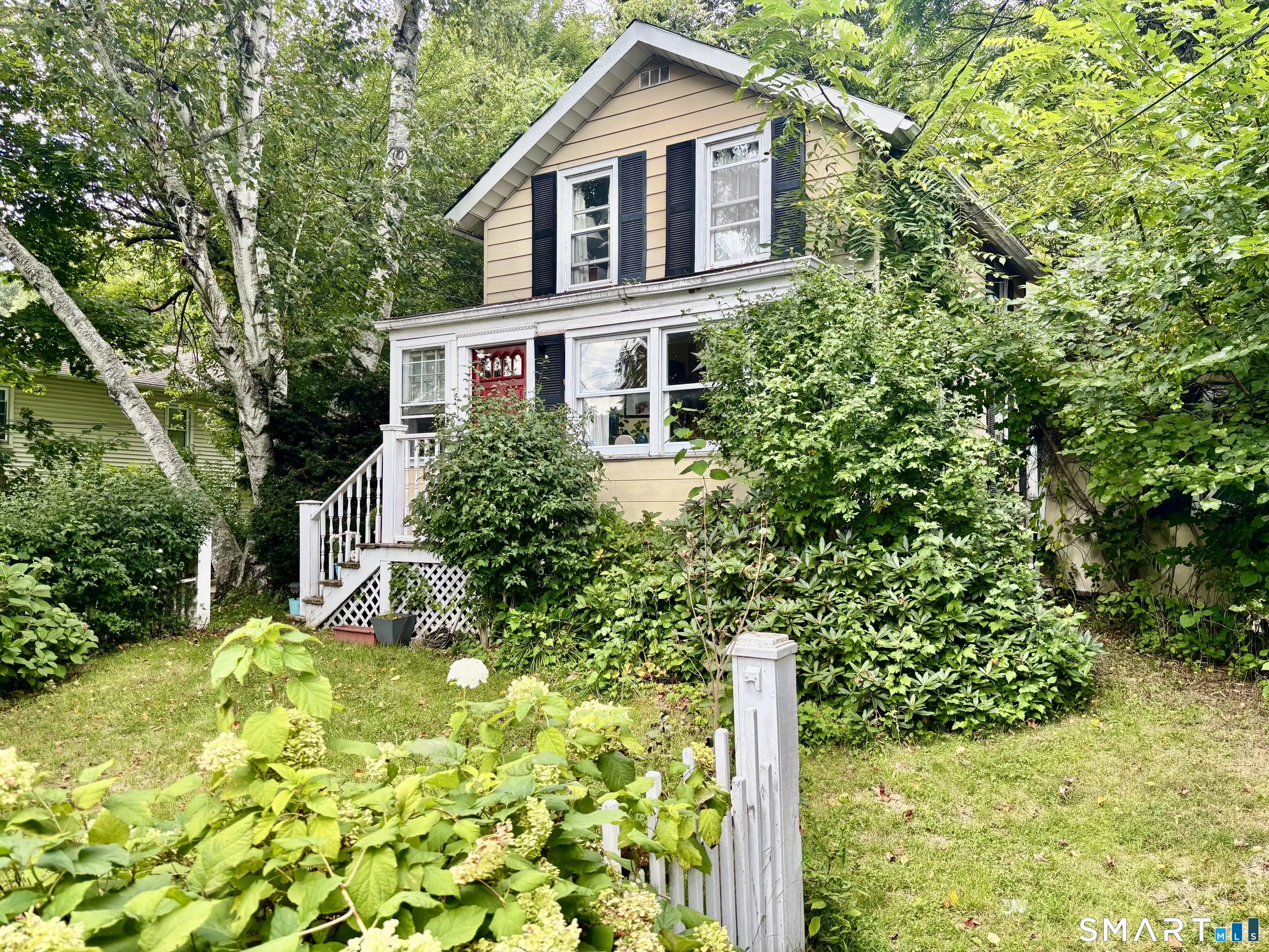 20 Hickok Avenue, Bethel