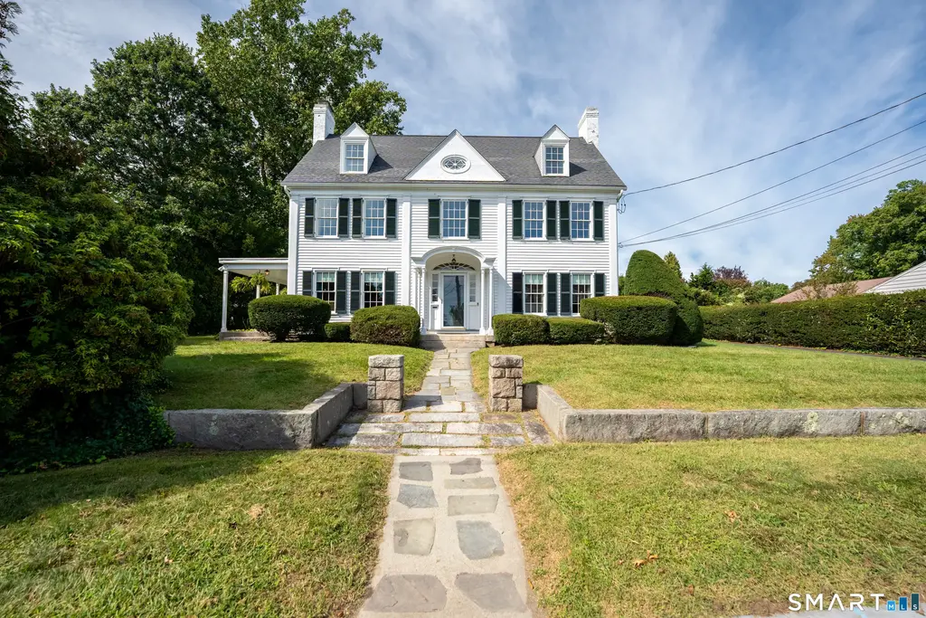 39 Glenwood Avenue, New London