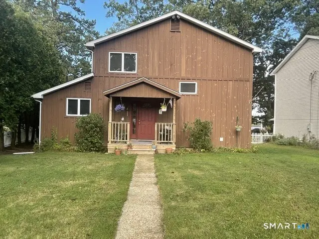 10 Bluff Rd W, Ledyard