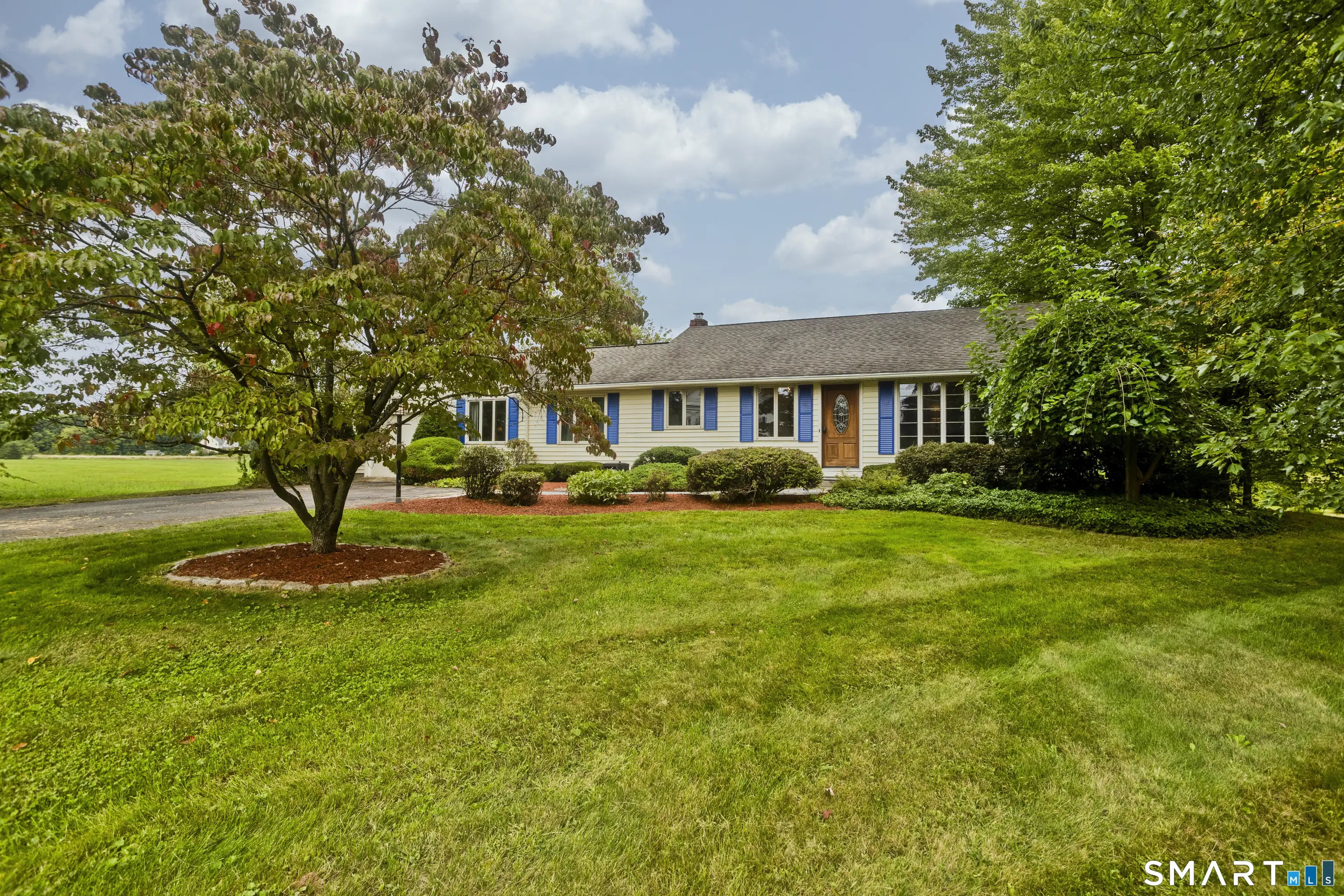 890 North Street, Suffield