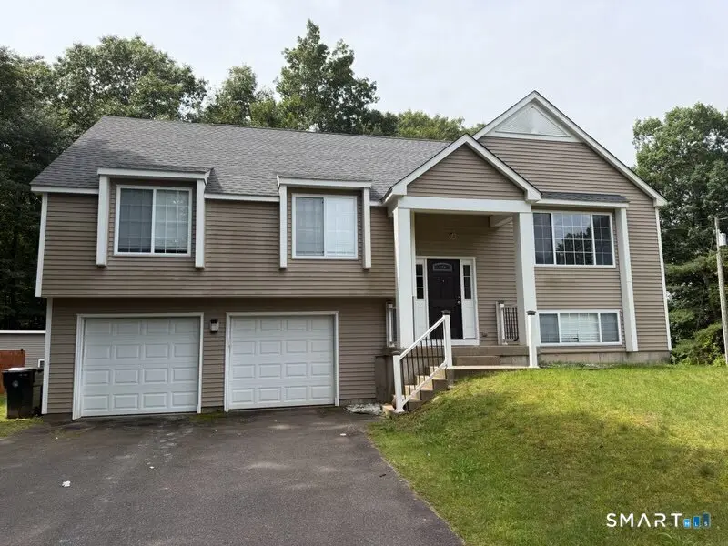 74 Merlot Way, Tolland