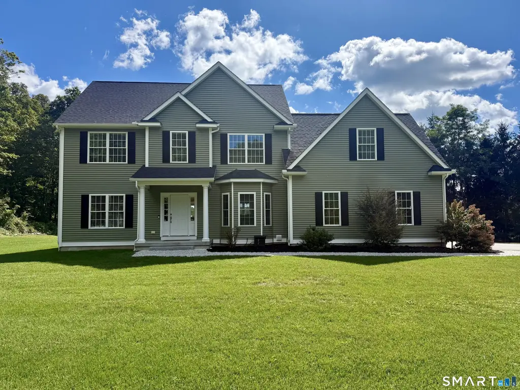 26 Fox Hollow Drive, Montville