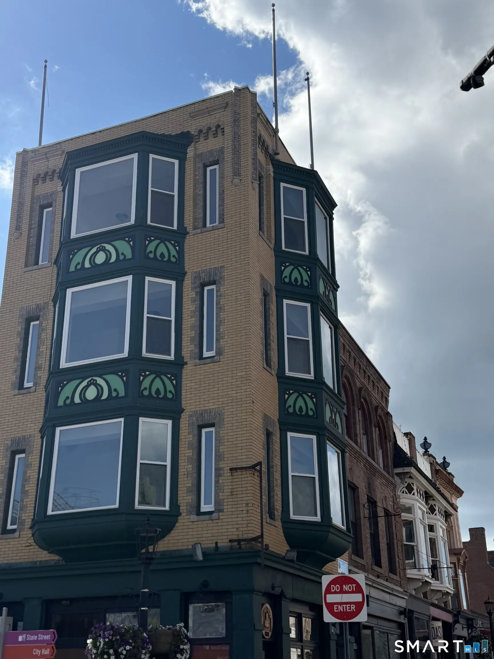 2 Bank Street, New London