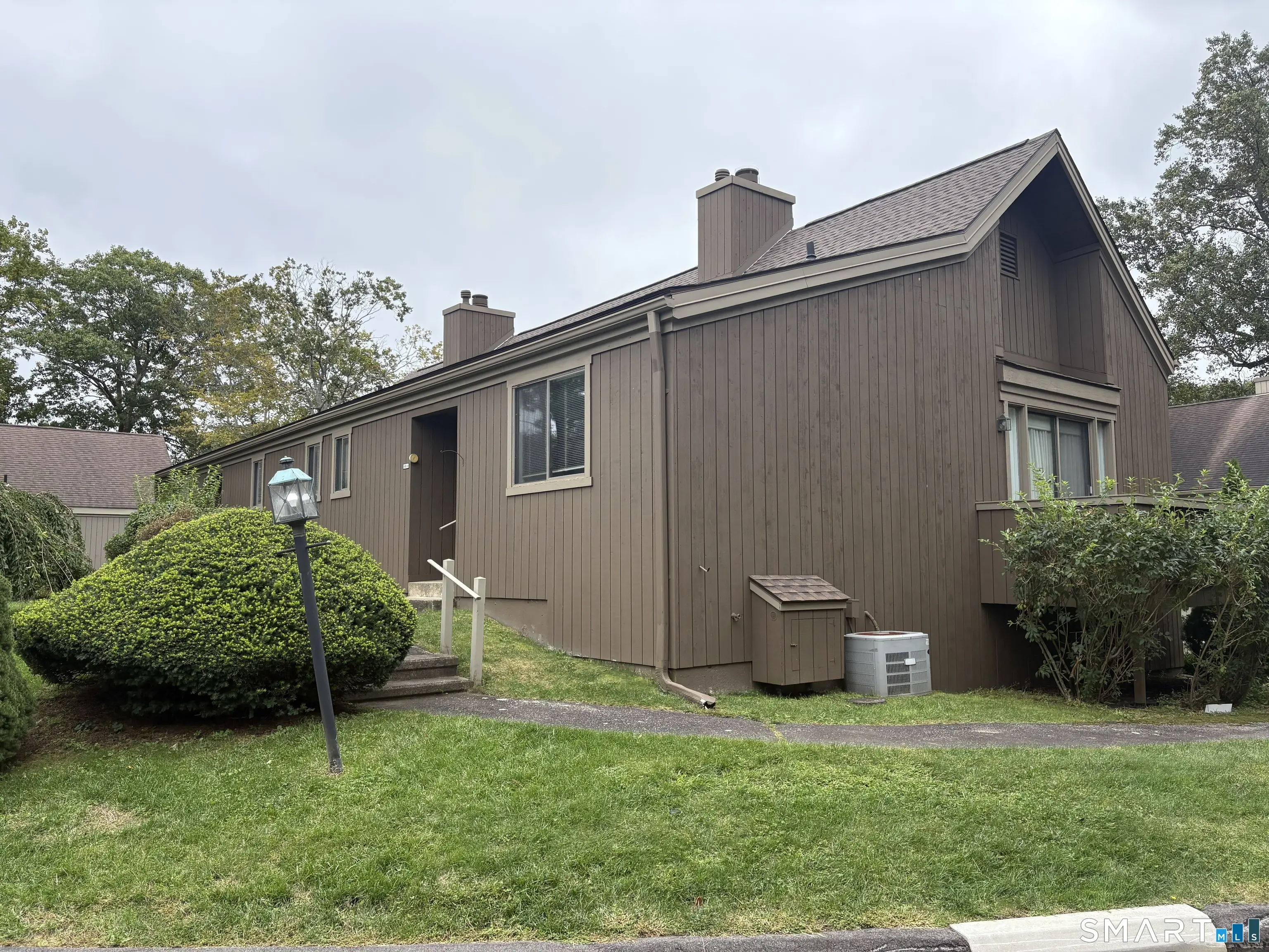 88 South Trail A, Stratford