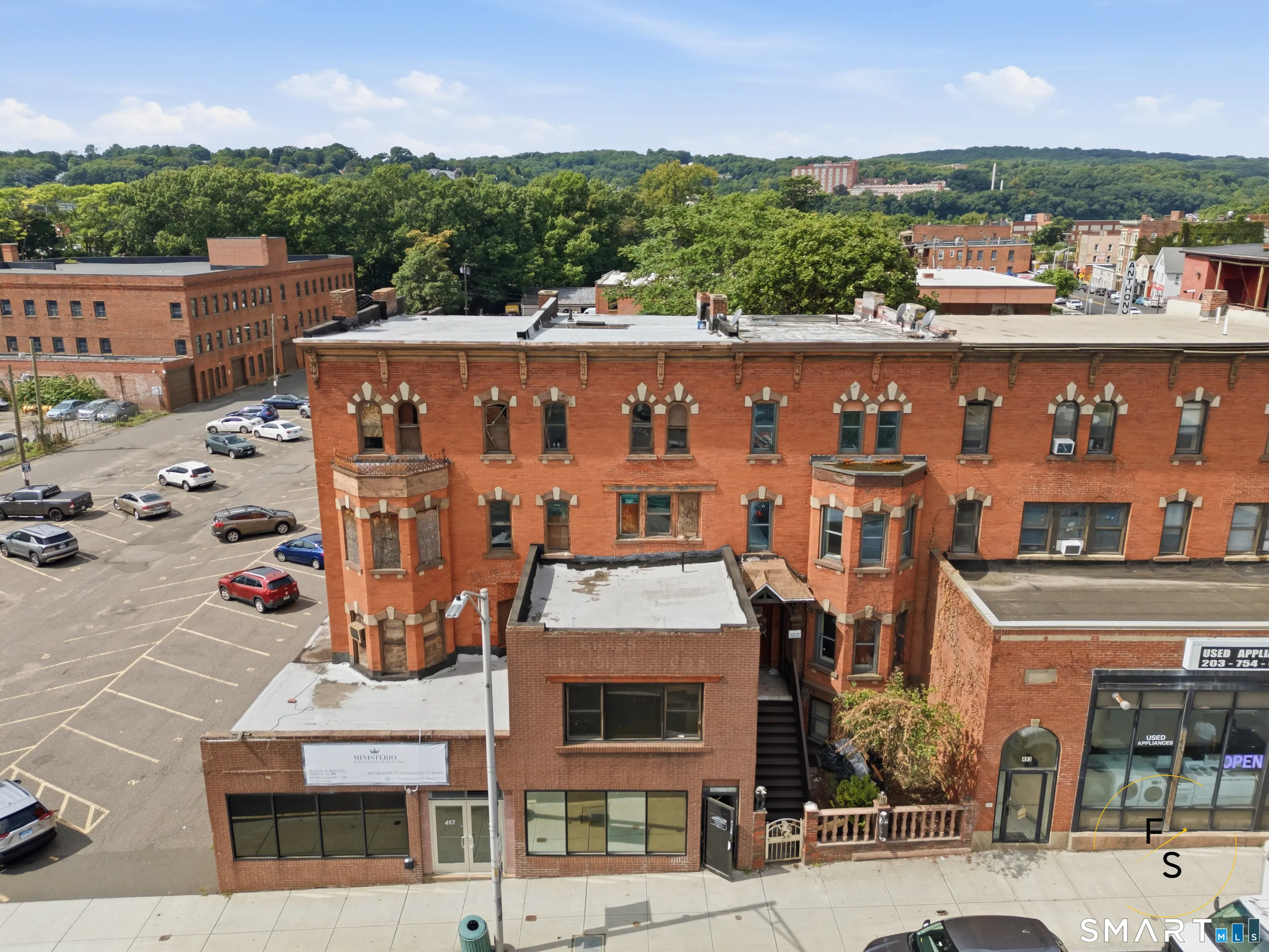 487 Meadow Street, Waterbury
