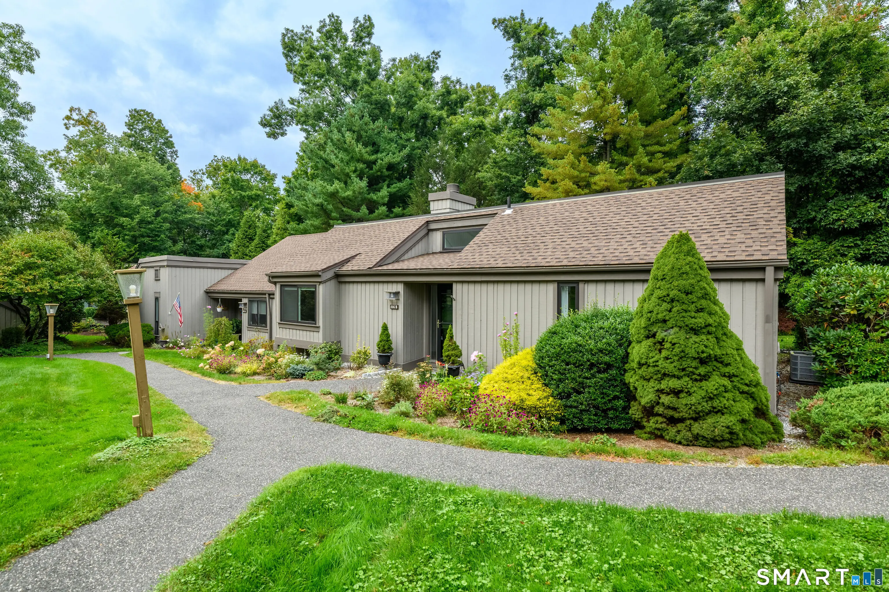 886 Heritage Village B, Southbury