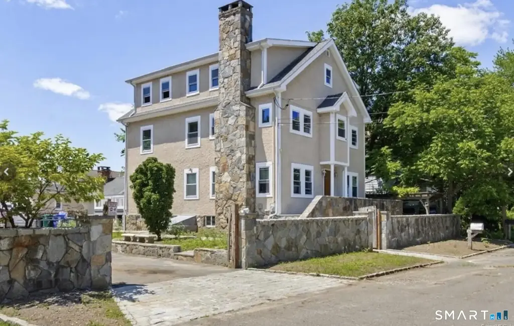 145 Dewey Street, Stratford