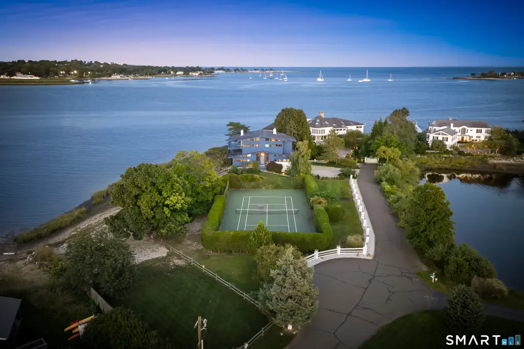1 Driftwood Point Road, Westport
