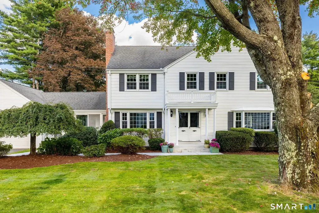 36 Lakeview Drive, West Hartford