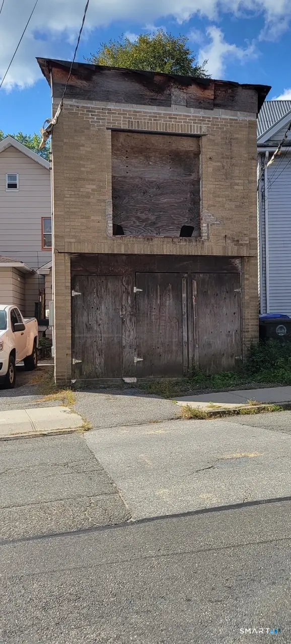 16 East Pearl Street, Torrington