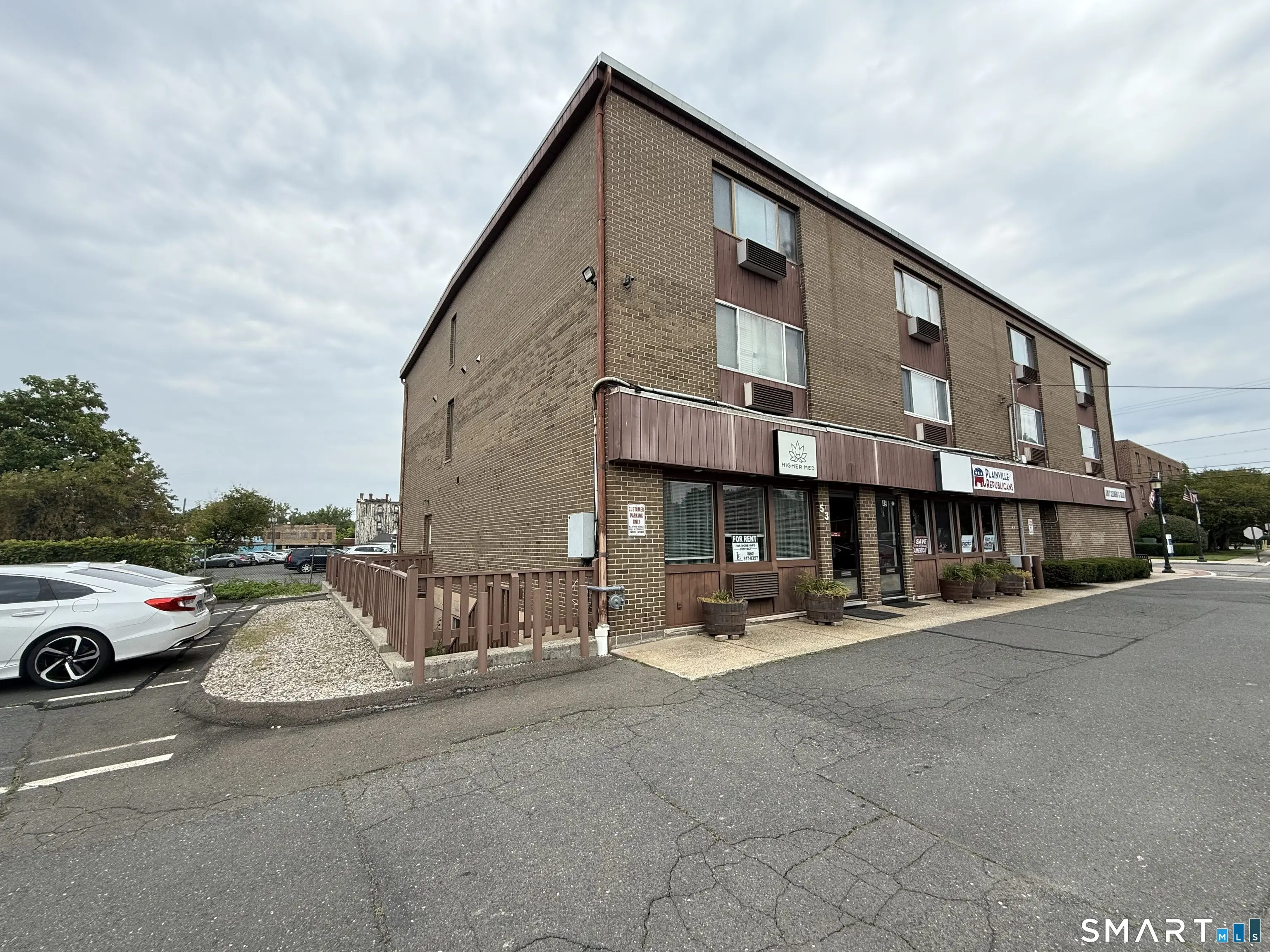 53 Whiting Street, Plainville