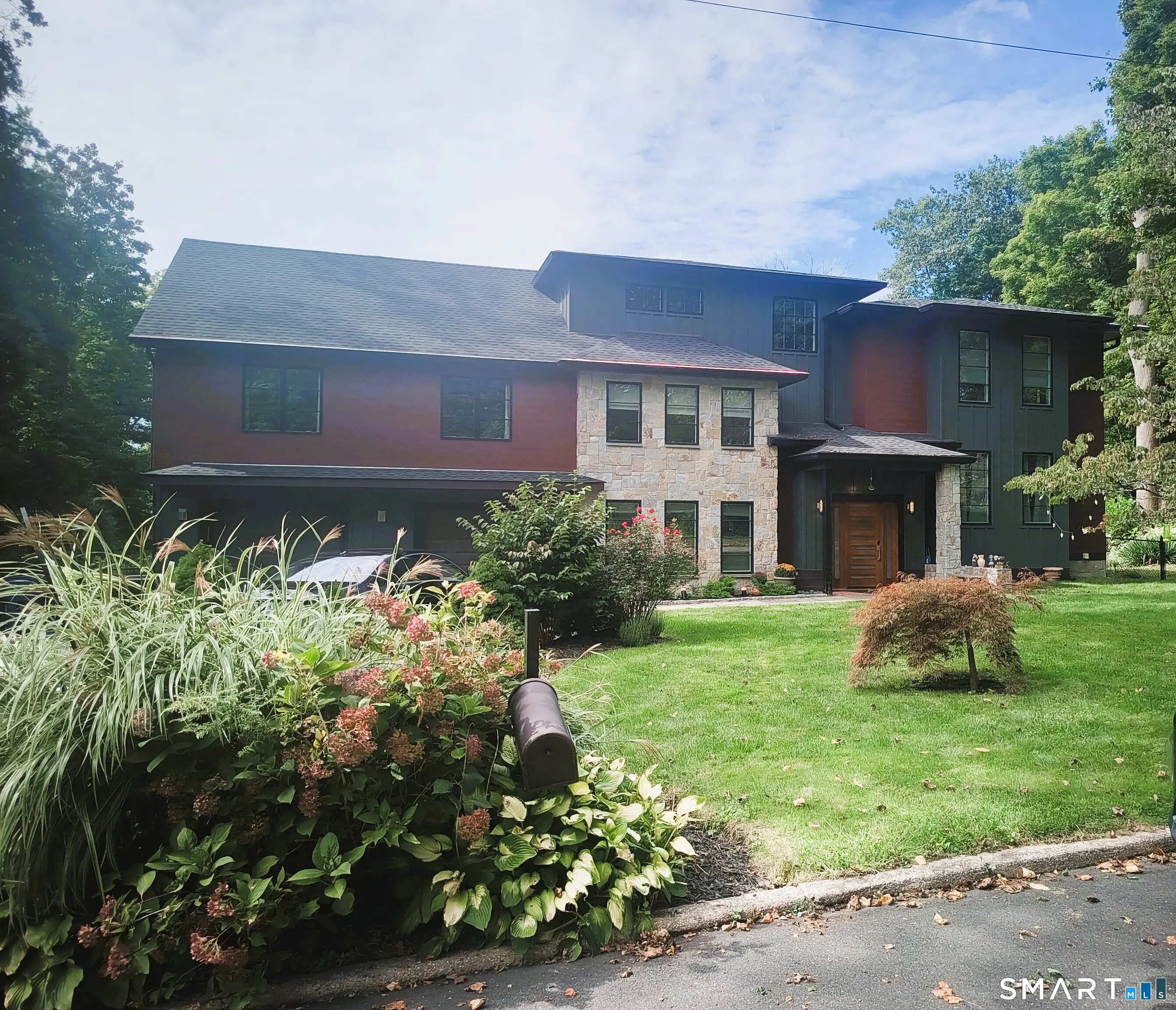 35 Huckleberry Drive South, Norwalk