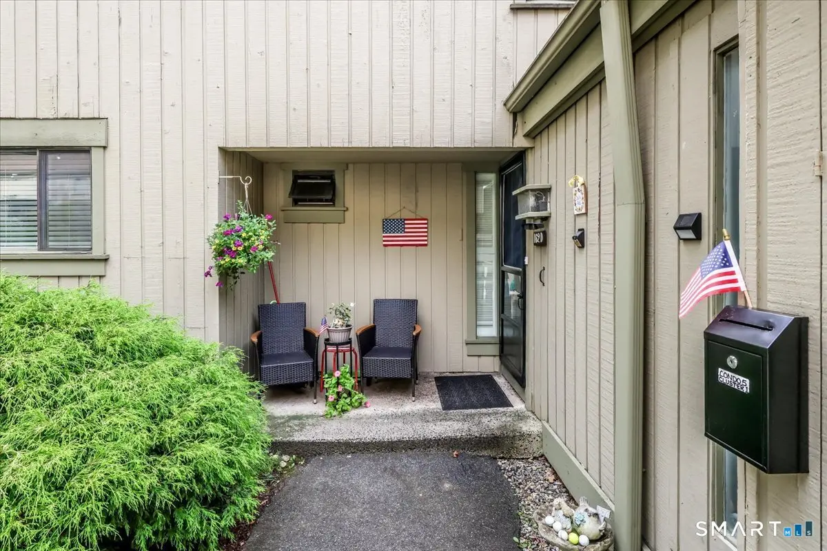 162 Heritage Village D, Southbury
