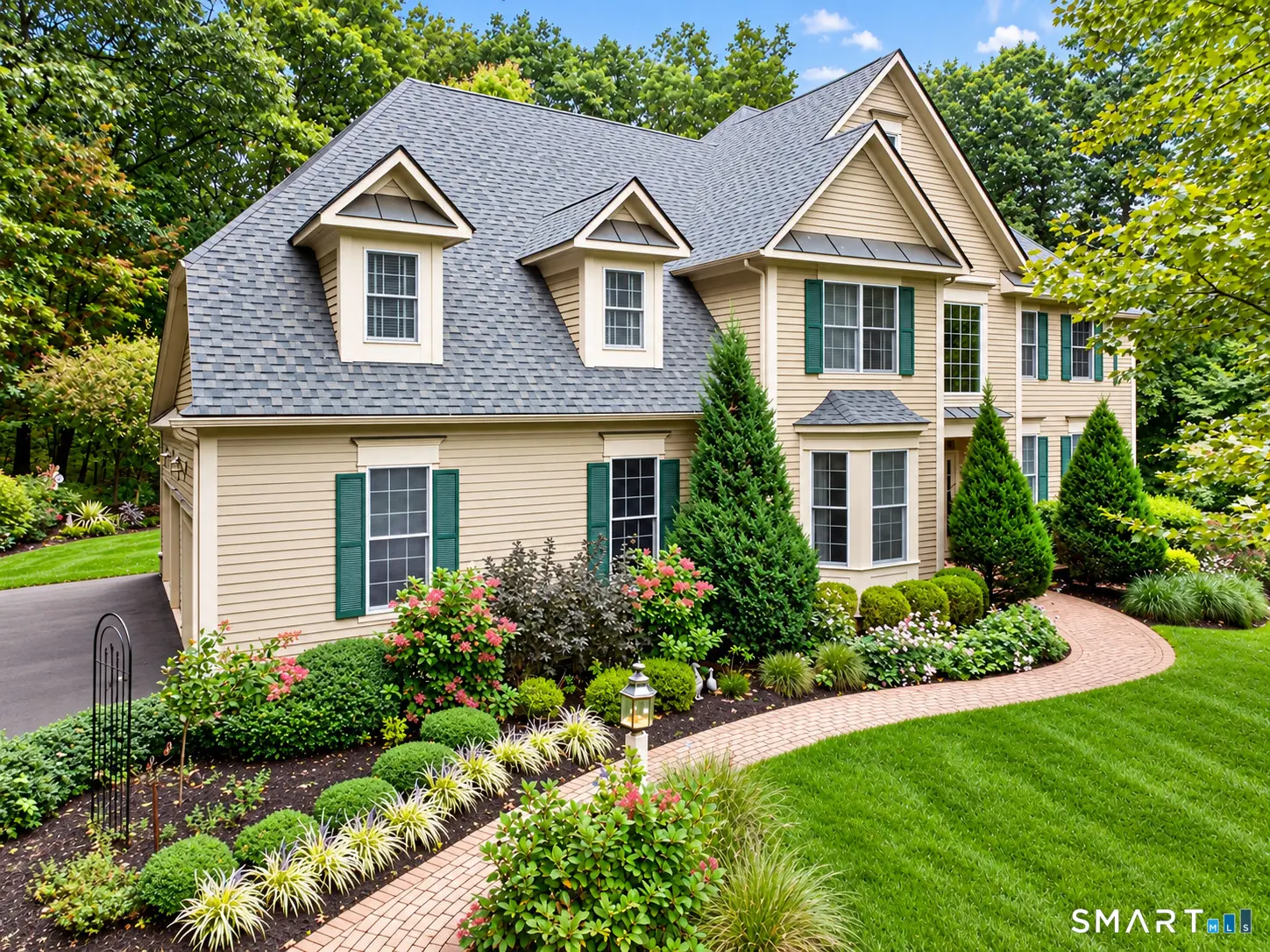 15 Queens Peak, Canton