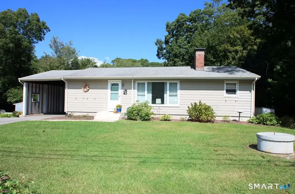 20 Damon Heights Road, East Lyme