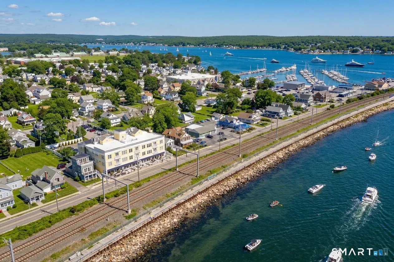 185 Main Street 305, East Lyme