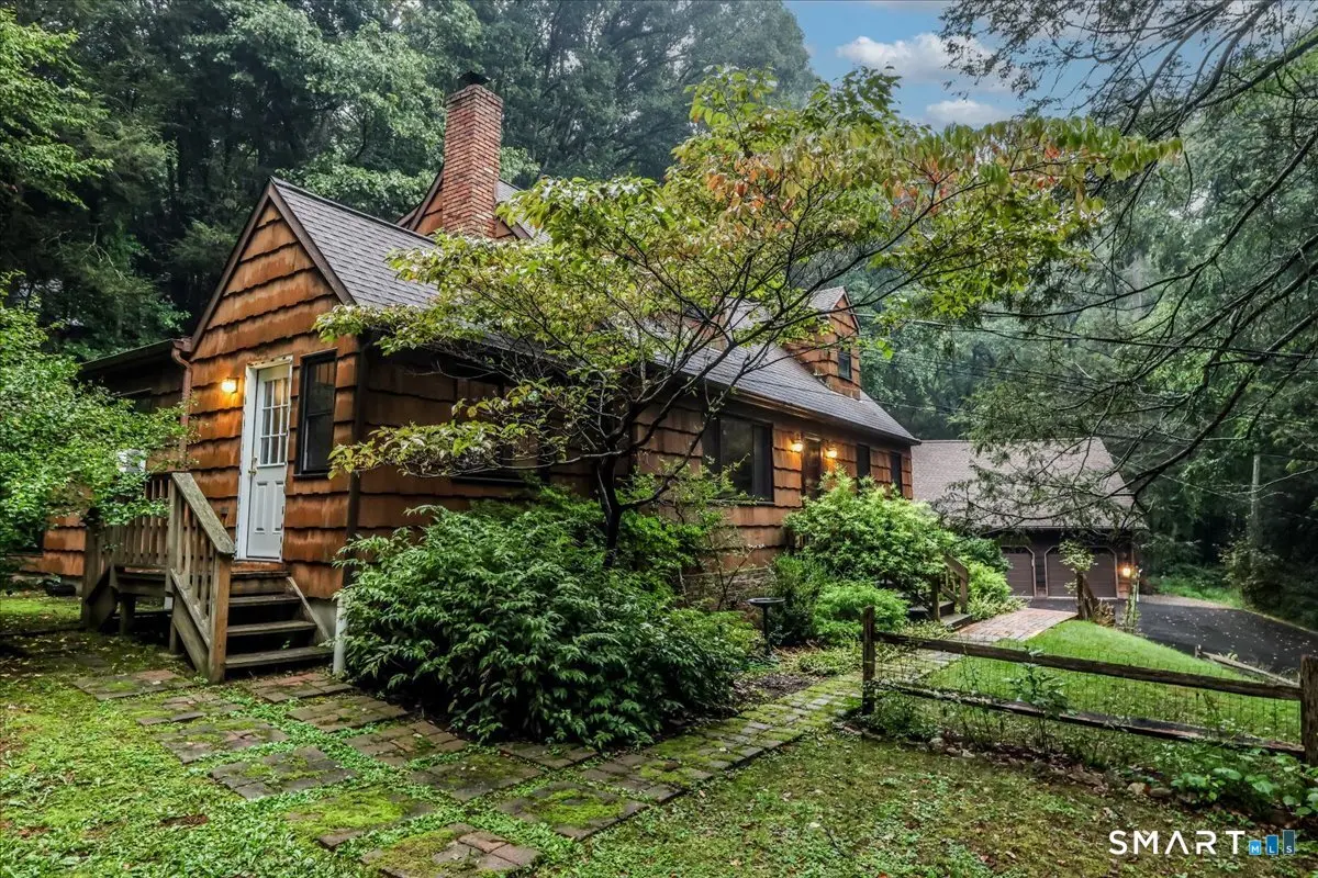 17 East Bucks Rock Road, New Milford