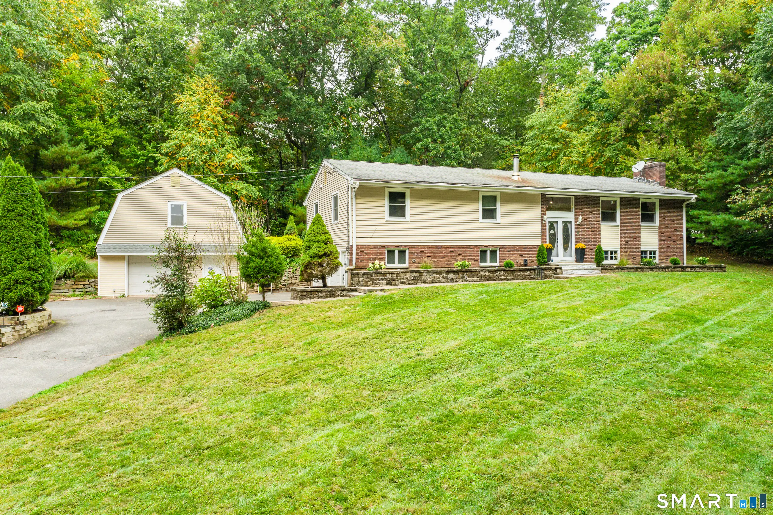 508 Oakwood Drive, Glastonbury