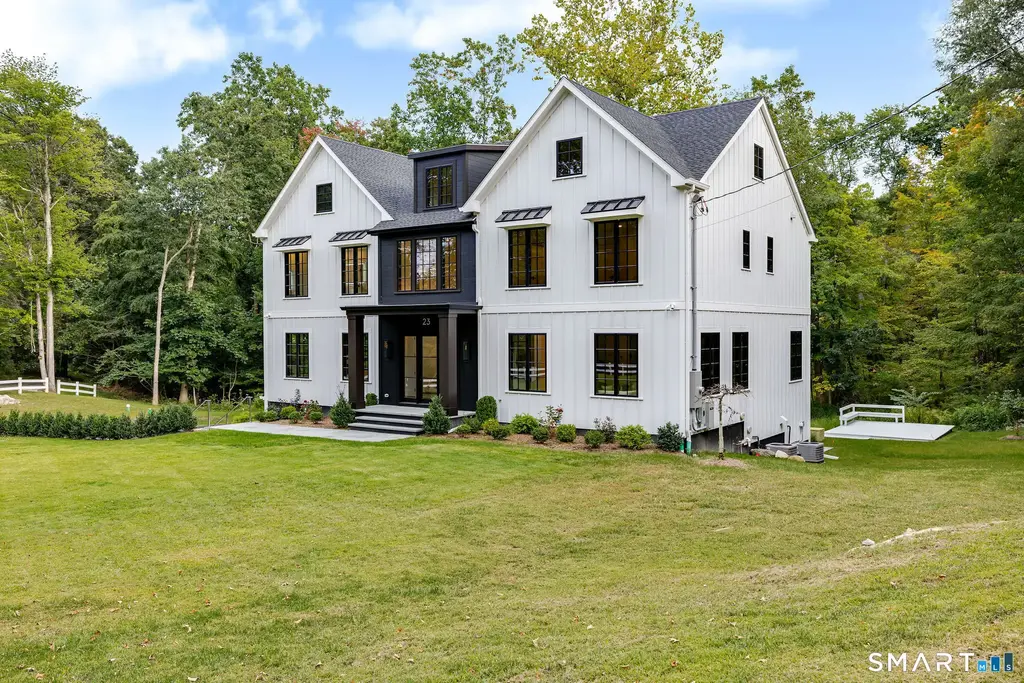 23 Laurel Road, Stamford