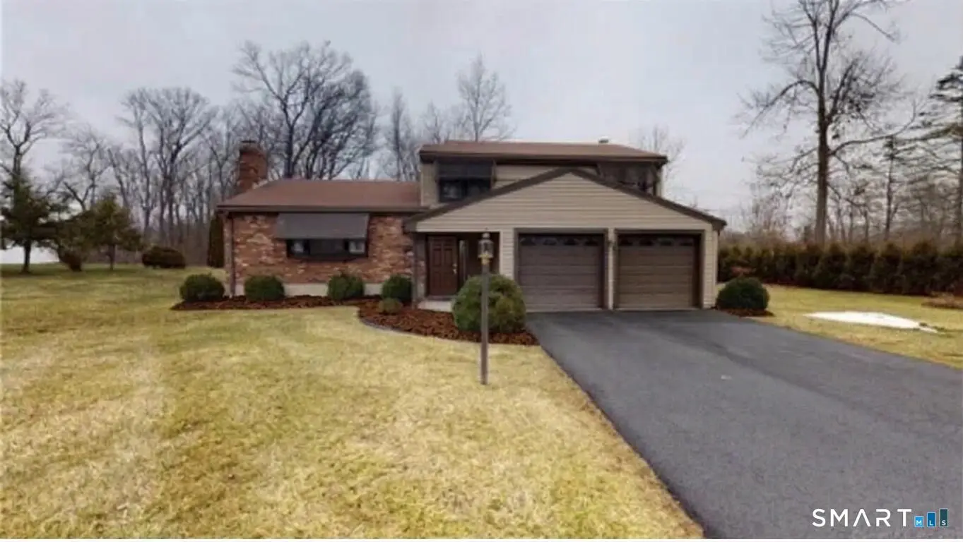 204 Willowcrest Drive, Windsor