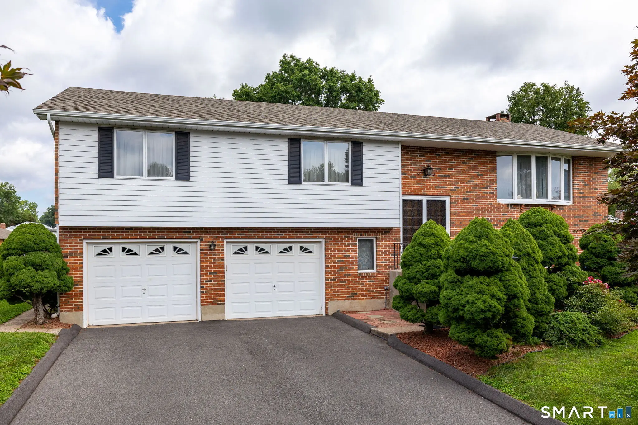 15 Colonial Drive, Wethersfield
