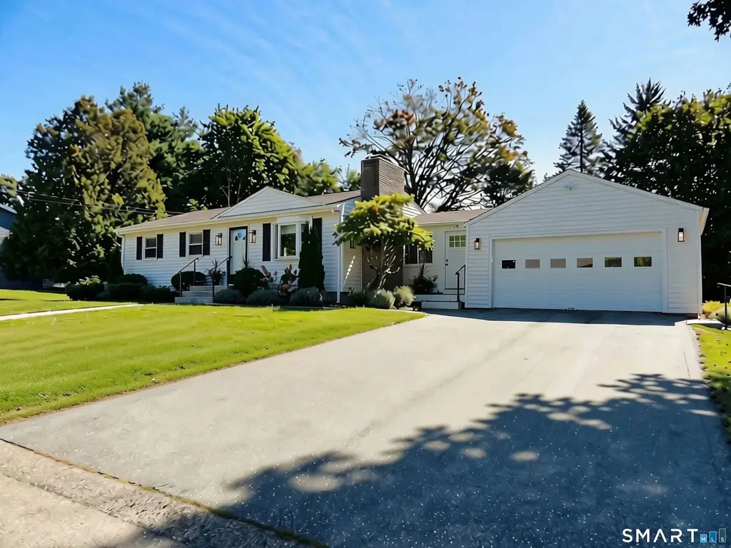 24 Rossie Street, Stonington