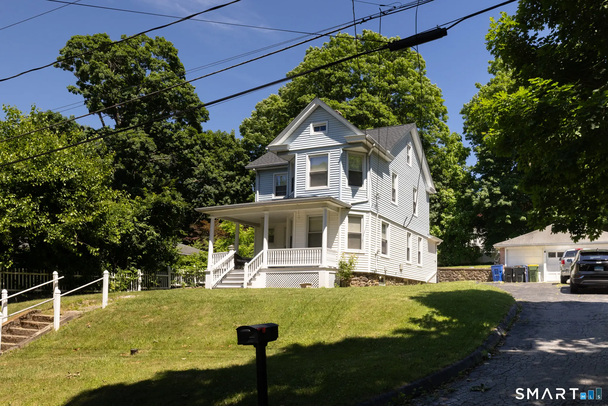 33 Maplewood Street, Waterbury