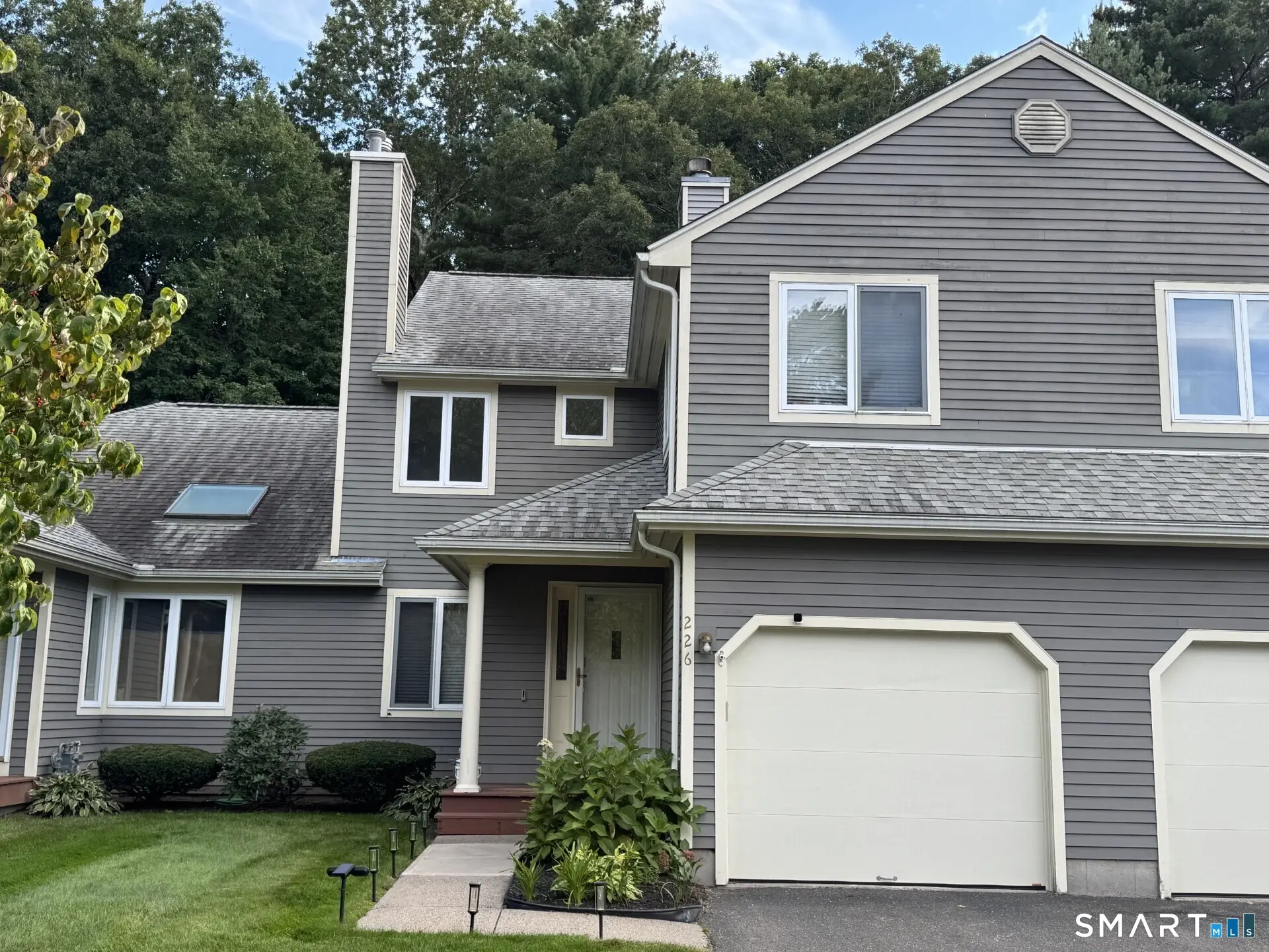 226 Castlewood Drive 226, Bloomfield