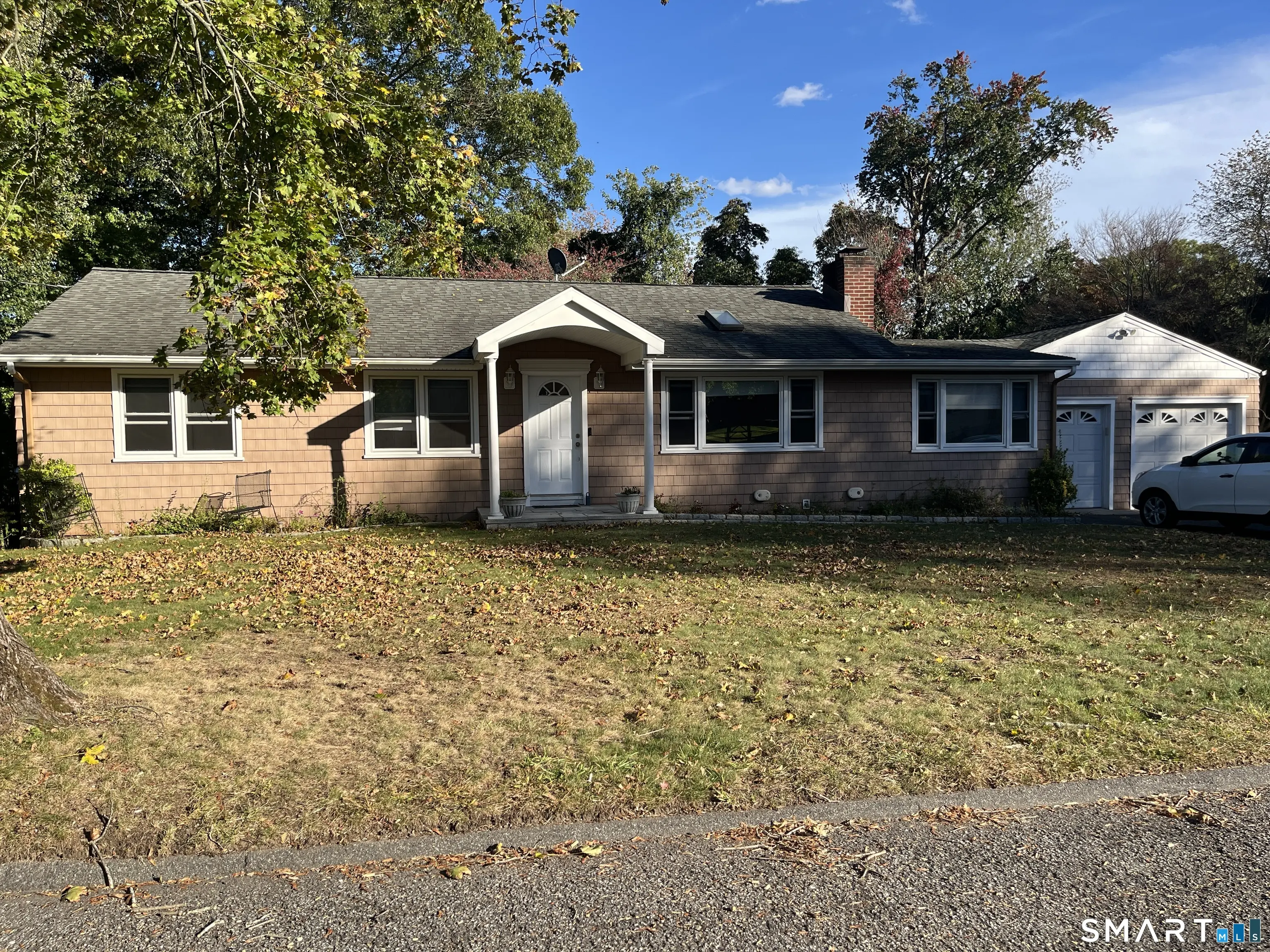 32 Poplar Street, Trumbull