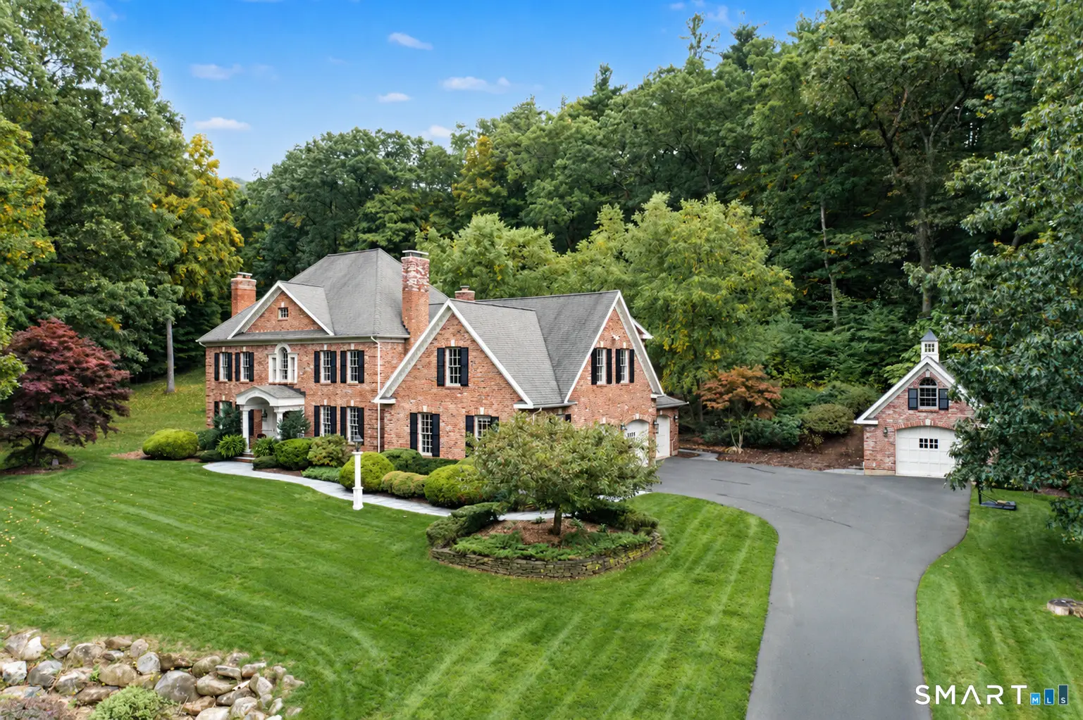 14 Pembroke Drive, Avon