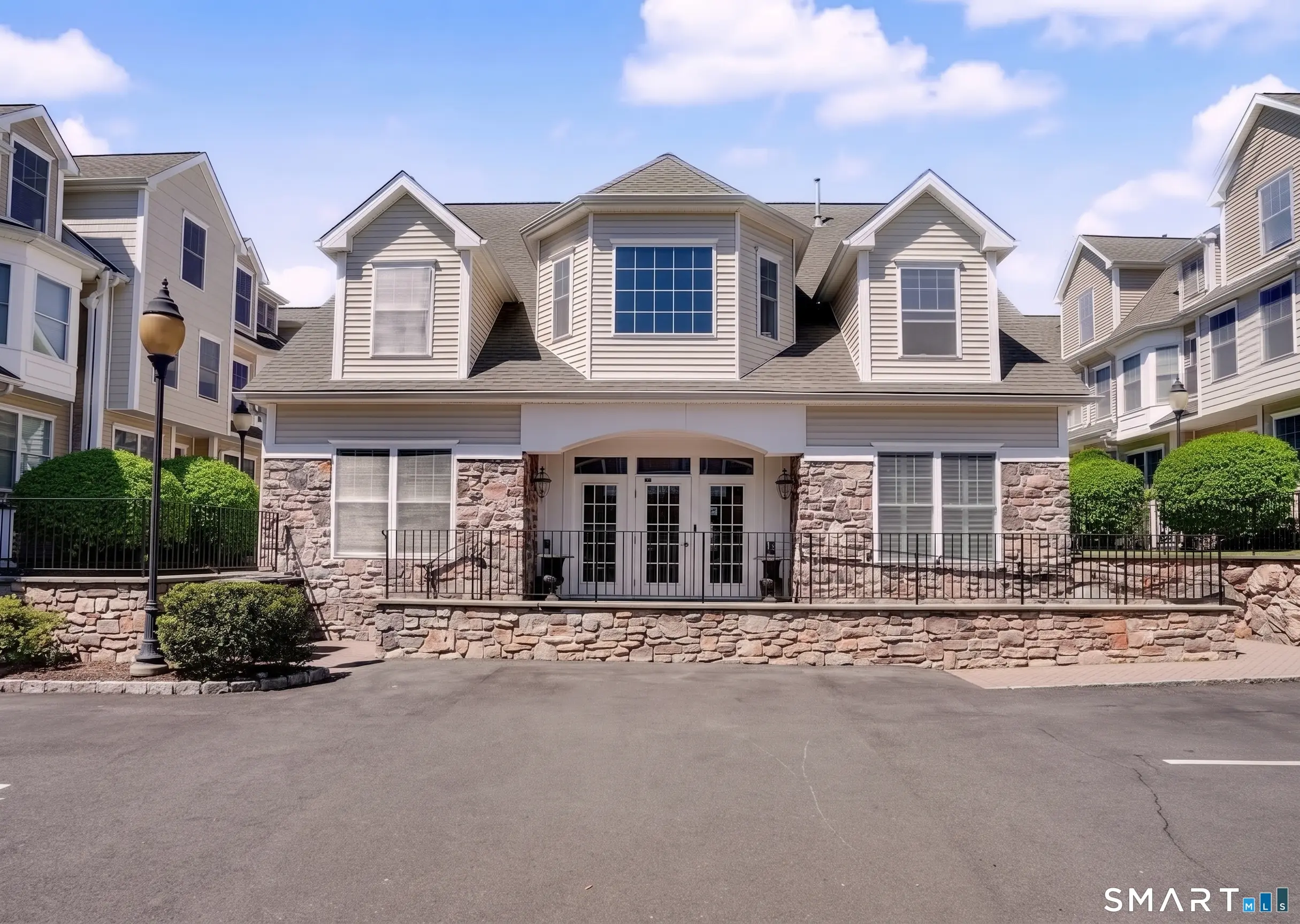 85 Camp Avenue 11i, Stamford